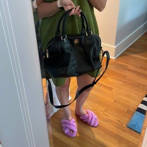 Good condition Leather Tory Burch Robinson Bag w Duster